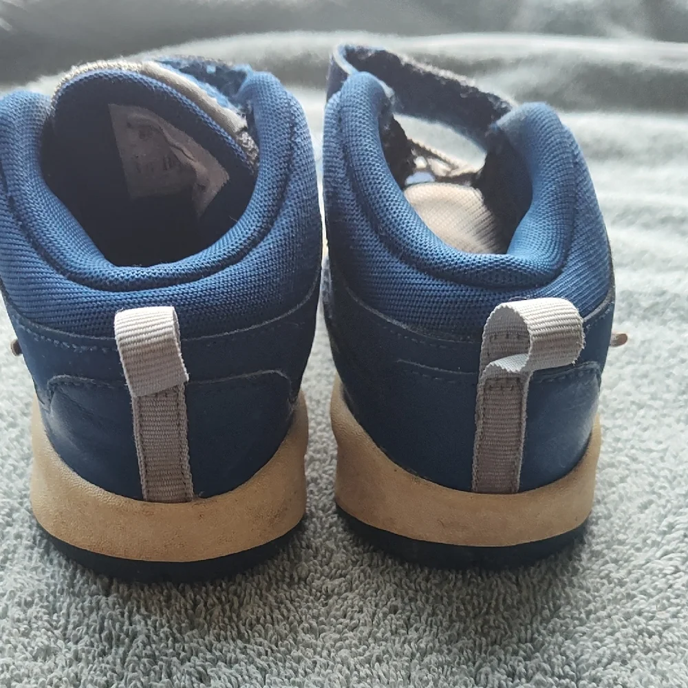 Nike Kids Blue and White Sneakers - Picture 3 of 7